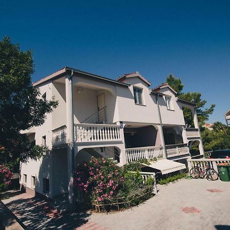 Apartments Vodice Eksteriør bilde